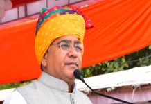 गणतंत्र दिवस : अजमेर में जल संसाधन मंत्री सुरेश सिंह रावत ने फहराया ध्वज