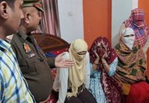 वाराणसी में देह व्यापार का भंडाफोड़, 4 महिलाओं और एक पुरुष को दबोचा