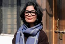 बगैर बयान दर्ज कराए लौटीं नेहा सिंह राठौर, करीब दो घंटे थाने में रहीं