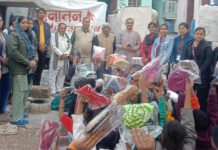 सनातन फाऊंडेशन ने माधव संस्कार केन्द्र पर बांटे टोपी और स्वेटर