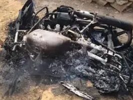 भीलवाड़ा में युवक और मोटरसाइकिल पर पेट्रोल डालकर आग लगाई