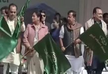 नितिन नवीन और रेखा गुप्ता ने 500 इलेक्ट्रिक बसों को दिखाई हरी झंडी