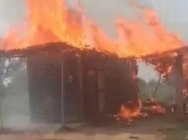 भरतपुर के रूपवास में ग्रामीणों ने शराब के गोदाम में लगाई आग