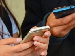 श्रीगंगानगर में मोबाइल फोन देखने से रोका तो बहन-भाई ने घर छोड़ा