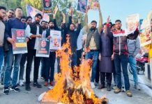 अजमेर में यूथ कांग्रेस ने प्रधानमंत्री मोदी, रक्षामंत्री राजनाथ सिंह का पुतला फूंका