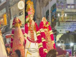 बैंडबाजों की गूंज और शाही अंदाज में निकली राठौड़ बाबा की भव्य सवारी, श्रद्धालुओं का उमड़ा जनसैलाब