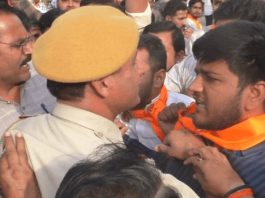 भरतपुर में मोटर साइकिल रैली में पुलिस-युवकों में कहासुनी से तनाव