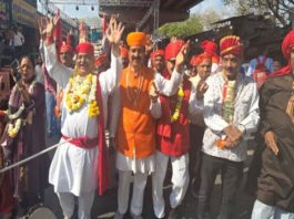 चेटीचंड पखवाड़े की समितियों ने किया जुलूस का जगह-जगह स्वागत