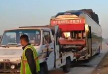 हाथरस में डबल डेकर बस-वैन की भिड़ंत में राजस्थान के 6 की मौत, 7 घायल