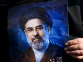 ईरान: नियुक्ति के 48 घंटे बाद भी कहां ‘लापता’ हैं नए सर्वोच्च नेता मोजतबा खामेनेई