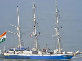 ईरानी युद्धपोत : भारतीय नौसेना ने कहा मदद का संदेश मिलते ही शुरू कर दिए थे बचाव के प्रयास