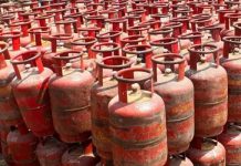 सिलेंडर में 14 किलो की जगह 10 किलो गैस देने की रिपोर्ट कोरी अफवाह : सरकार