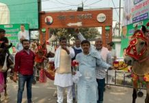 निशांत की एंट्री से जदयू कार्यालय हुआ गुलजार, गेट पर नगाड़े के साथ हाथी घोड़े भी नजर आए