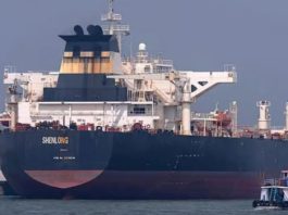 सरकार की अपील-घबराहट में सिलेंडर बुकिंग न करें, 92 हजार टन एलपीजी लेकर आ रहे हैं दो भारतीय टैंकर