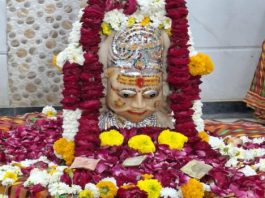 फागुन की उमंग में झूम उठा शिव बाग, भजनों से गूंजा मंदिर प्रांगण