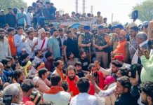 मथुरा में बाबा चंद्रशेखर फरसा वाले की मौत के बाद उपद्रव, 14 अरेस्ट