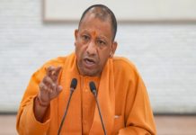 योगी आदित्यनाथ ने आगरा में आरएसएस की बैठक में लिया हिस्सा