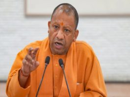 योगी आदित्यनाथ ने आगरा में आरएसएस की बैठक में लिया हिस्सा