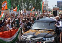 उत्तराखंड में मोदी का भव्य स्वागत, 12 किमी लंबे रोड शो में बड़ी संख्या में उमड़े लोग