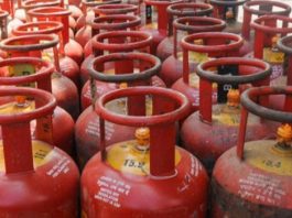 HPCL की गैस सिलेंडर आपूर्ति सामान्य, घरों को दे रही है दैनिक 15.2 लाख एलपीजी सिलेंडर