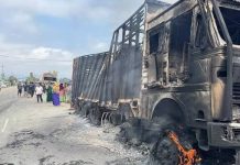 मणिपुर में फिर हिंसा भड़कने के बाद इंटरनेट प्रतिबंधित, कर्फ्यू लागू