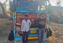 चित्तौड़गढ़ में 16 टन से अधिक अवैध खैर की लकड़ी से भरा ट्रक जब्त