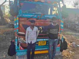 चित्तौड़गढ़ में 16 टन से अधिक अवैध खैर की लकड़ी से भरा ट्रक जब्त