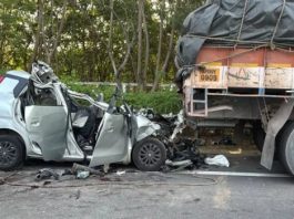 हैदराबाद : खड़े ट्रक में घुसी तेज रफ्तार कार, एक ही परिवार के 6 सदस्यों ने दम तोड़ा