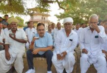मुख्यमंत्री भजनलाल शर्मा ने जालोर के पंसेरी गांव में सुबह की सैर कर ग्रामीणों से की बातचीत
