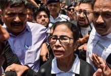 कलकत्ता हाईकोर्ट परिसर में ममता बनर्जी के खिलाफ लगे चोर-चोर के नारे