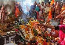 धार स्थित भोजशाला में कड़ी सुरक्षा के बीच मां वाग्देवी की पूजा-अर्चना