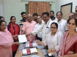 राजस्व कर्मचारी महासंघ के आव्हान पर अजमेर में कर्मचारियों का प्रदर्शन