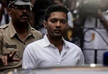 सूर्योदय से पहले अभिषेक बनर्जी के घर पहुंची पुलिस टीम, मकसद अस्पष्ट