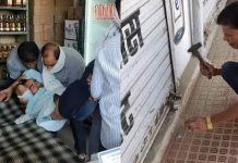 तहसीलदार ने बामनवास में सेल्समेन को शराब की दुकान में बंद करके बाहर लगाया ताला