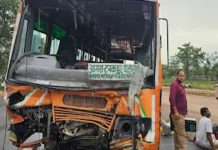 भरतपुर के बयाना में दो बसों की भिड़ंत में 3 बुजुर्गाें की मौत, कई घायल