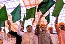 अश्विनी वैष्णव और अर्जुन राम मेघवाल ने दिखाई बीकानेर-अमदाबाद विशेष ट्रेन को हरी झंडी