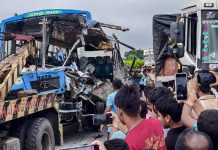 पश्चिम बंगाल के जलपाईगुड़ी में खड़ी ट्रॉली से टकराई बस, 5 लोगों की मौत