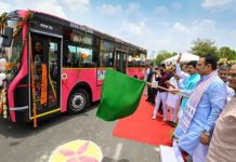 भजनलाल शर्मा ने जयपुर में इलेक्ट्रिक बसों को हरी झंडी दिखाकर किया रवाना