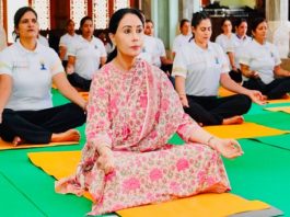 उपमुख्यमंत्री दिया कुमारी ने अंतरराष्ट्रीय योग दिवस पर किया योगाभ्यास
