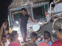 झारखंड के रामगढ़ में भीषण सड़क हादसा, ताशा पार्टी के 7 सदस्यों की मौत, ग्रामीणों का प्रदर्शन