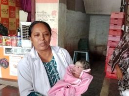 खरगोन : सार्वजनिक शौचालय में महिला ने बच्चे को जन्म दिया
