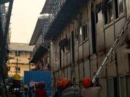 आईपीएल फाइनल देखते समय लोहे की रेलिंग गिरने से एक प्रवासी मजदूर की मौत, 48 घायल