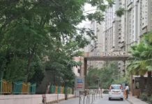 नोएडा की रिहायशी सोसाइटी में 18वीं मंजिल से कूदकर महिला ने दी जान