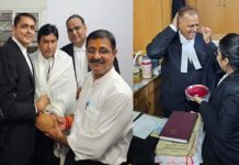 अधिवक्ता परिषद ने गुरु पूर्णिमा पर वरिष्ठ अधिवक्ताओं के चैंबर में जाकर किया सम्मान