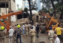 चंडीगढ़ में 54 साल पुरानी दो मंजिला बिल्डिंग गिरी, 2 की मौत, 5 घायल