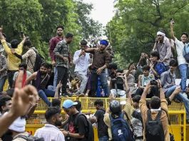 प्रदर्शनकारियों पर दर्ज प्राथमिकी वापस लेगी सरकार, आपराधिक रिकॉर्ड वालों को राहत नहीं