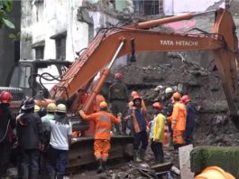 महाराष्ट्र के भिवंडी में इमारत गिरने से 7 लोगों की मौत, कई लोगों के मलबे में दबे होने की आशंका