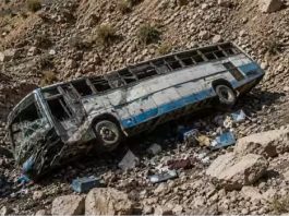 पाकिस्तान के बलूचिस्तान प्रांत में बस के खाई में गिरने से 40 यात्रियों की मौत, 8 घायल