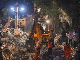 दिल्ली के रोहिणी में निर्माणाधीन इमारत गिरने से तीन लोगों की मौत