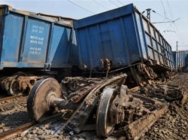 गाजियाबाद में मालगाड़ी के 6 डिब्बे पटरी से उतरे, 53 ट्रेनें हुई प्रभावित